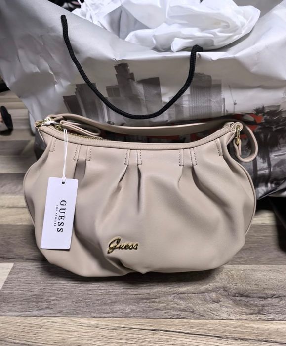 geanta guess noua cu eticheta
