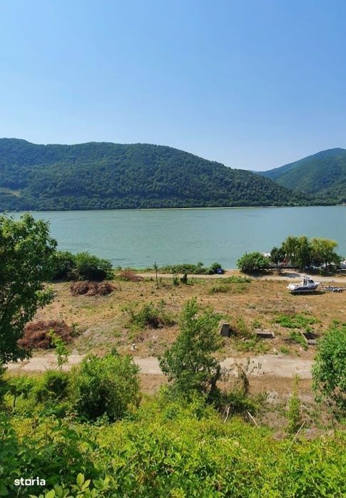 Berzasca - Teren intravilan-1000 mp- acces la apa