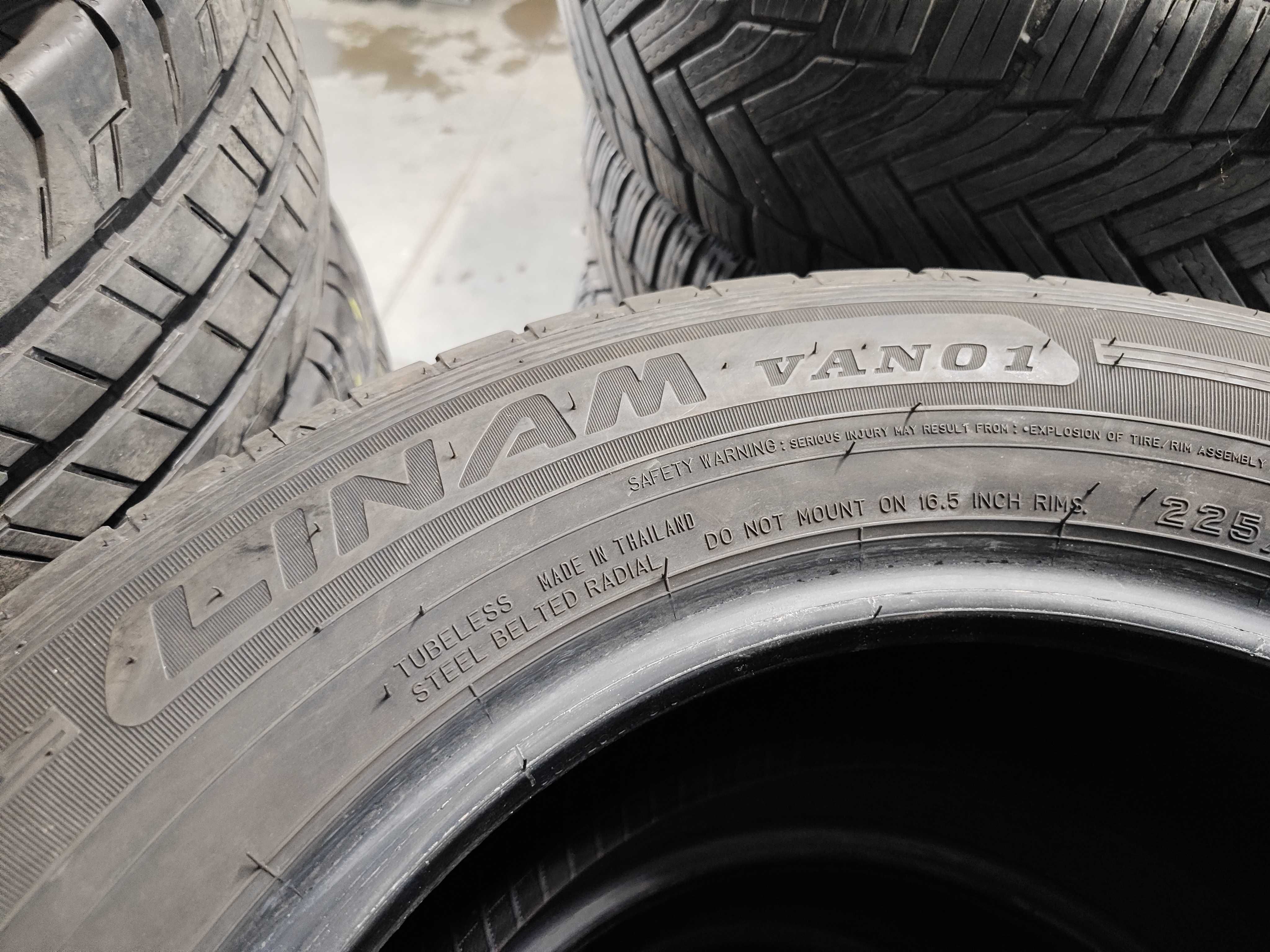 4бр.летни гуми 225/65/16C Falken