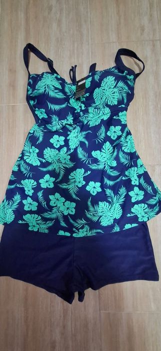 продавам нови бански костюми, размери от 50 до 58 размера.