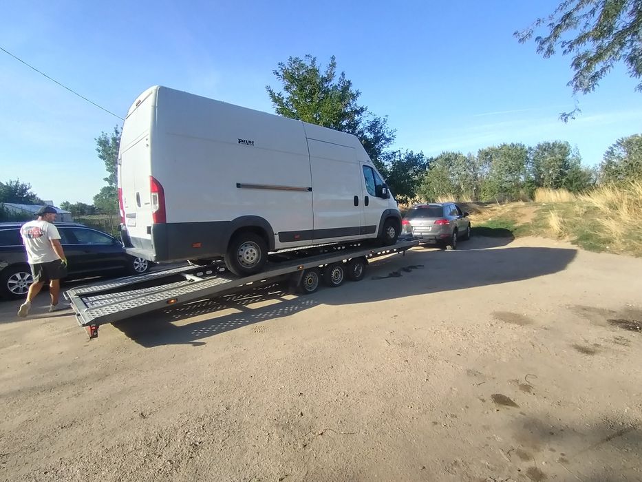 Tractări auto transport platforma recuperator auto