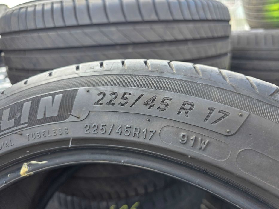 4бр Летни гуми 225 45 17 - Michelin