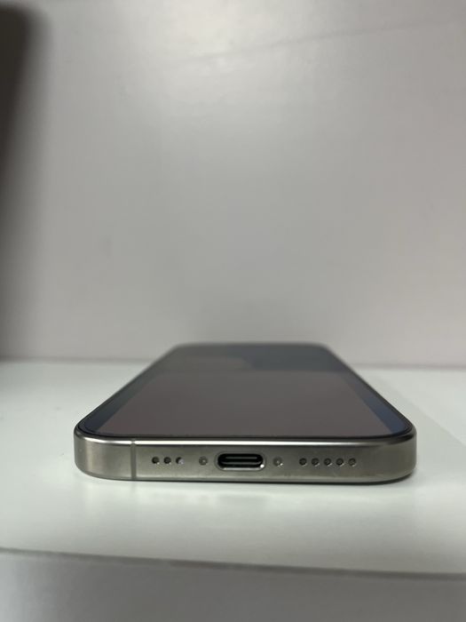 Apple iPhone 16 Pro 256GB  100% батерия