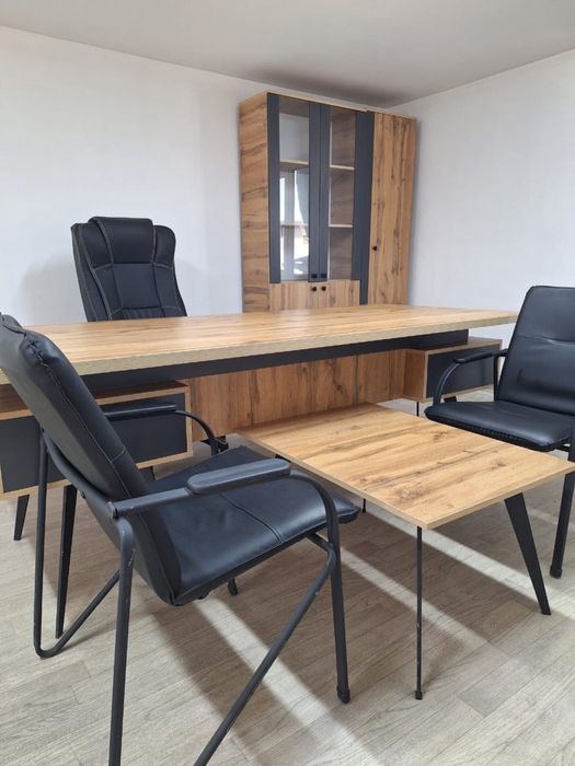 Офисная мебель в отличном состоянии