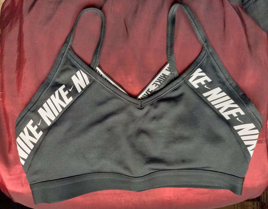 Bustiera de sport Nike