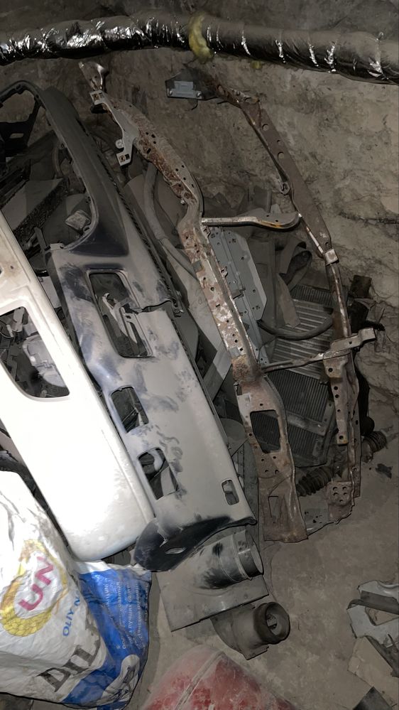 Isuzi 2,5 tonalik kuzufga zapchast