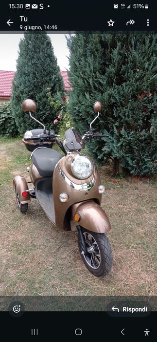 Vand, scuter eletric  cu 3 roti