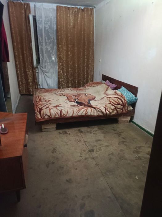 Чирчик Октябрь 1 Микро район 2х 3 этаж сотилади 31.000$ Наличка