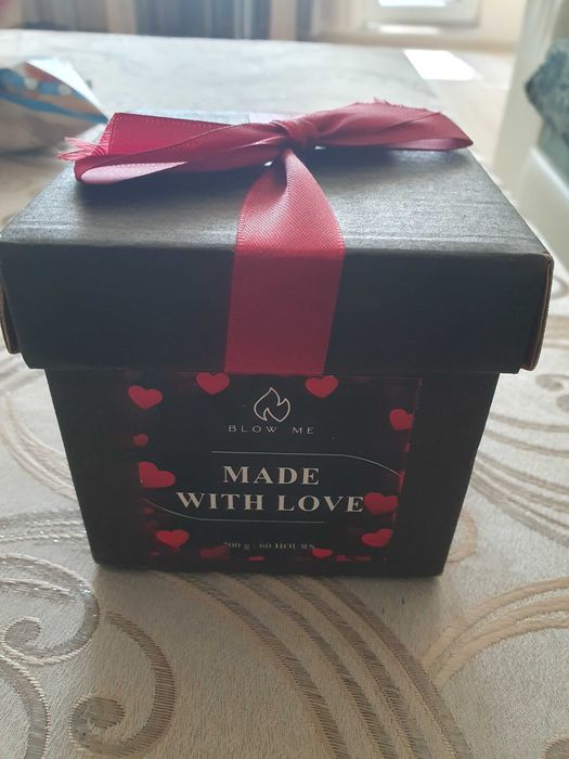 Ароматна свещ с послание уникално за любим мъж