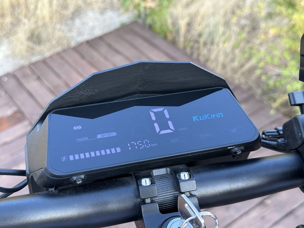 Kukirin G4 electric scooter