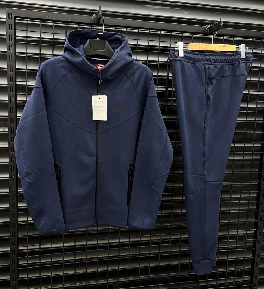 Nike Tech Fleece/2024-2025