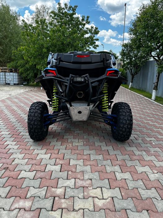 Can-am Maverick XRS Turbo RR ( nu polaris cf moto )