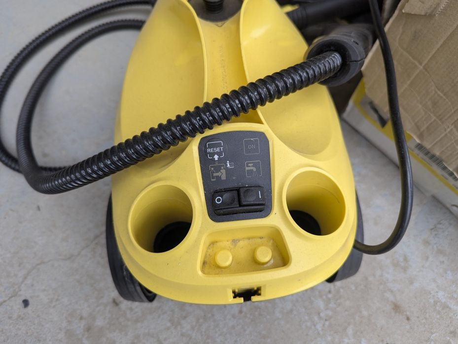 Aparat de curatat cu aburi Karcher SC3
