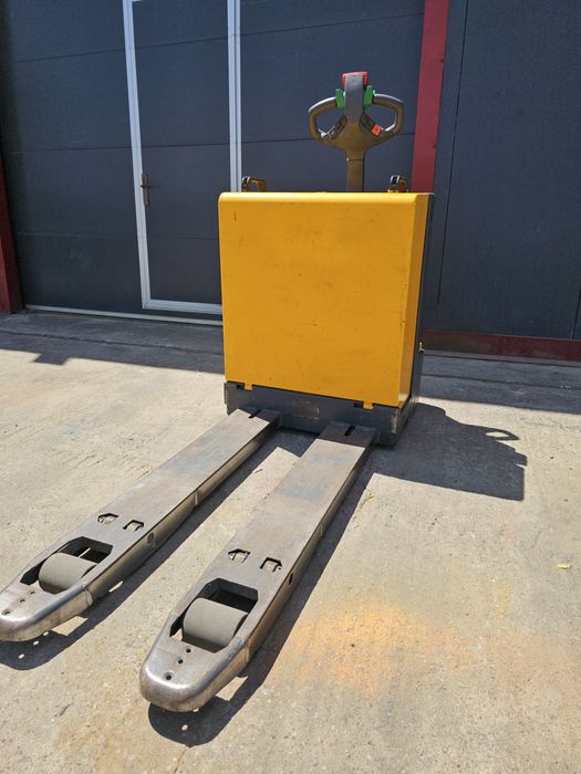 Transpaleta electrica Jungheinrich 2T