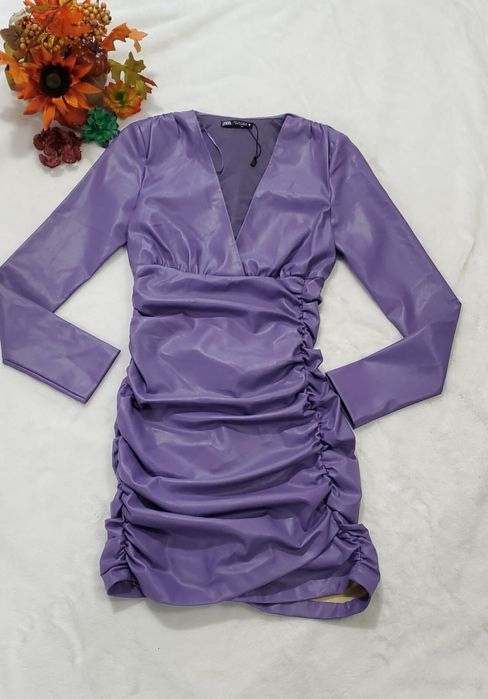 Кожена рокля в лилаво ZARA