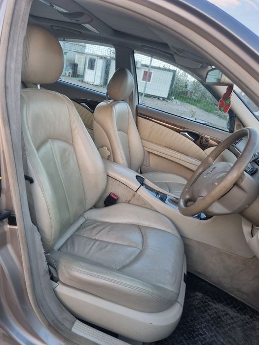 dezmembrez  Mercedes Benz E 320