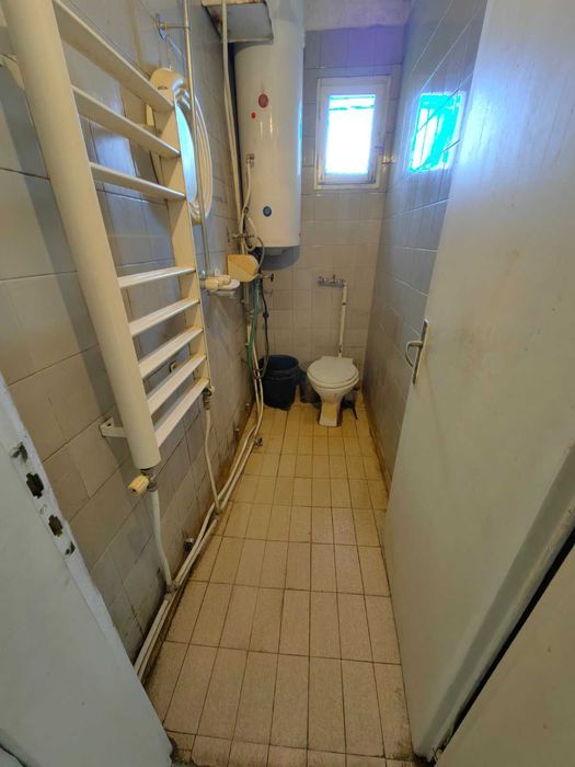 Продавам двуетажна къща в гр. Перник кв. Ралица