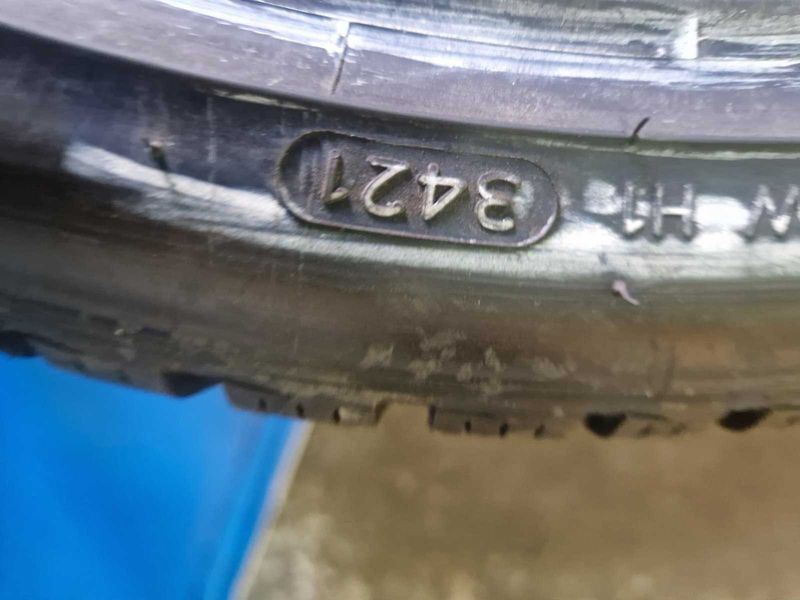 4 Hankook R20 255/35-265/40
зимни гуми спорт пакет DOT3421