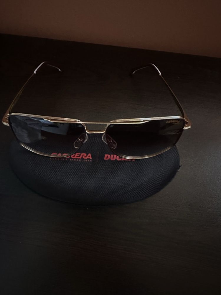 Продавам слънчеви очила Carrera 355/S