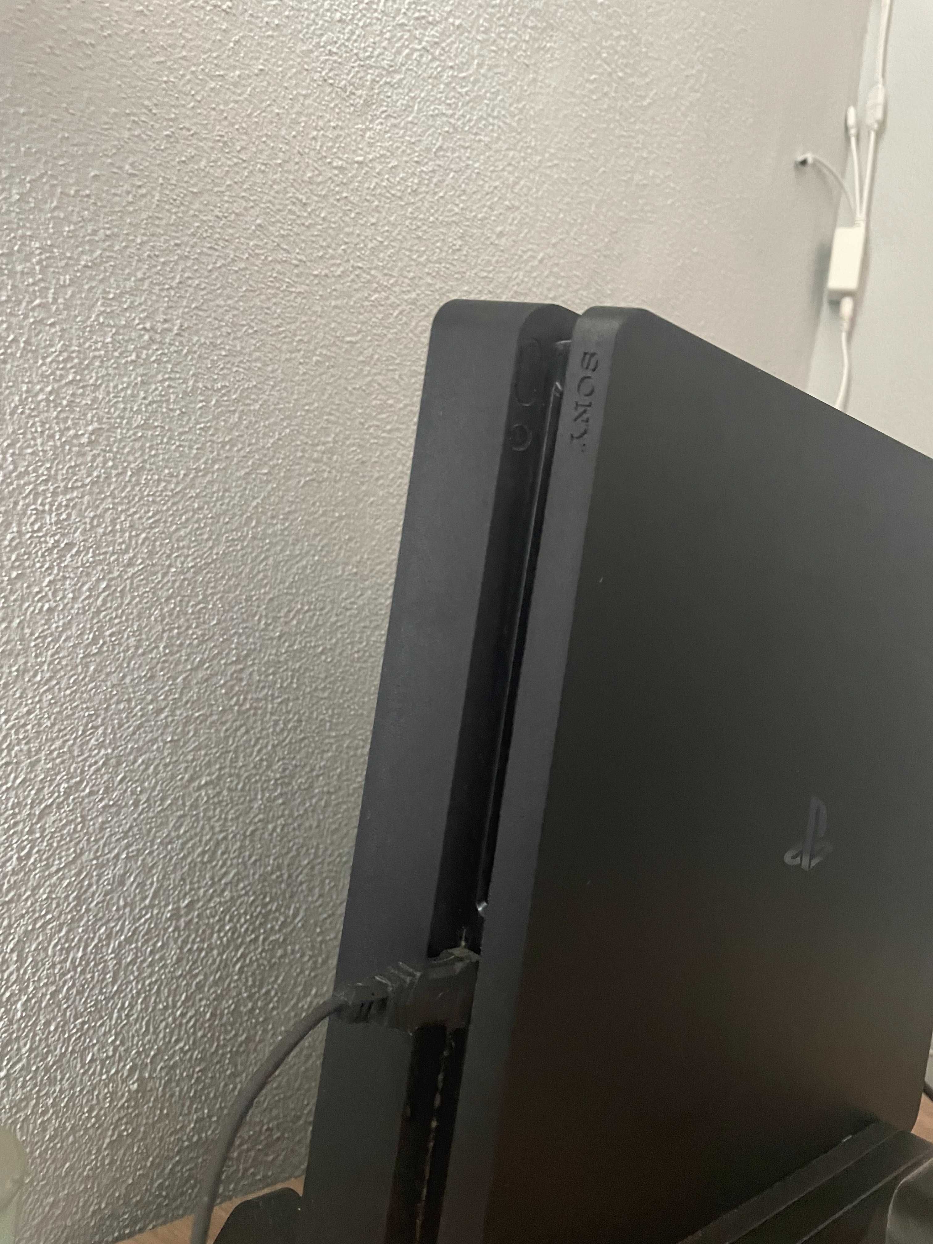Playstation 4, Slim 1TB, în stare bună