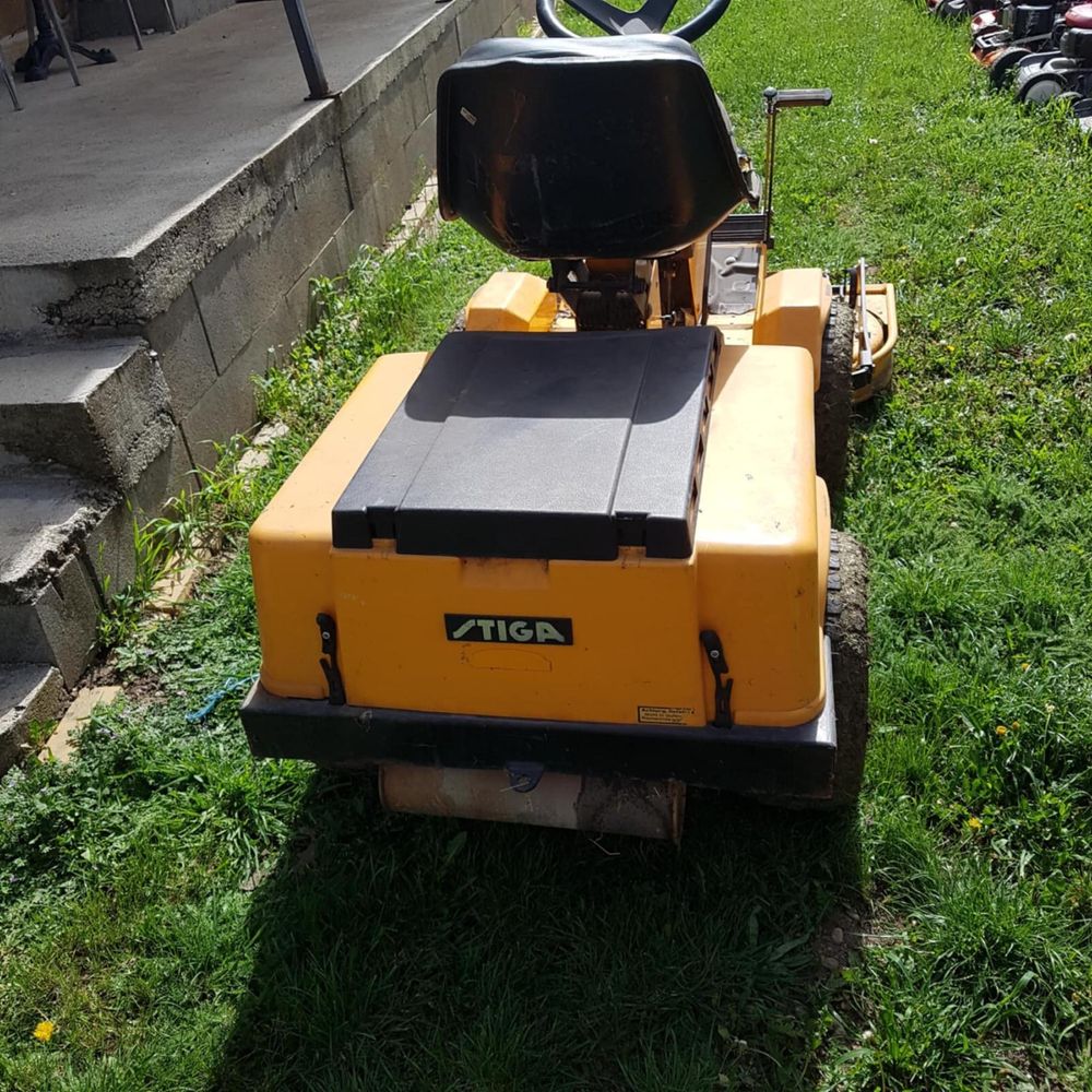 Tractoras tuns gazon Stiga Park Pro, in stare buna de functionare
