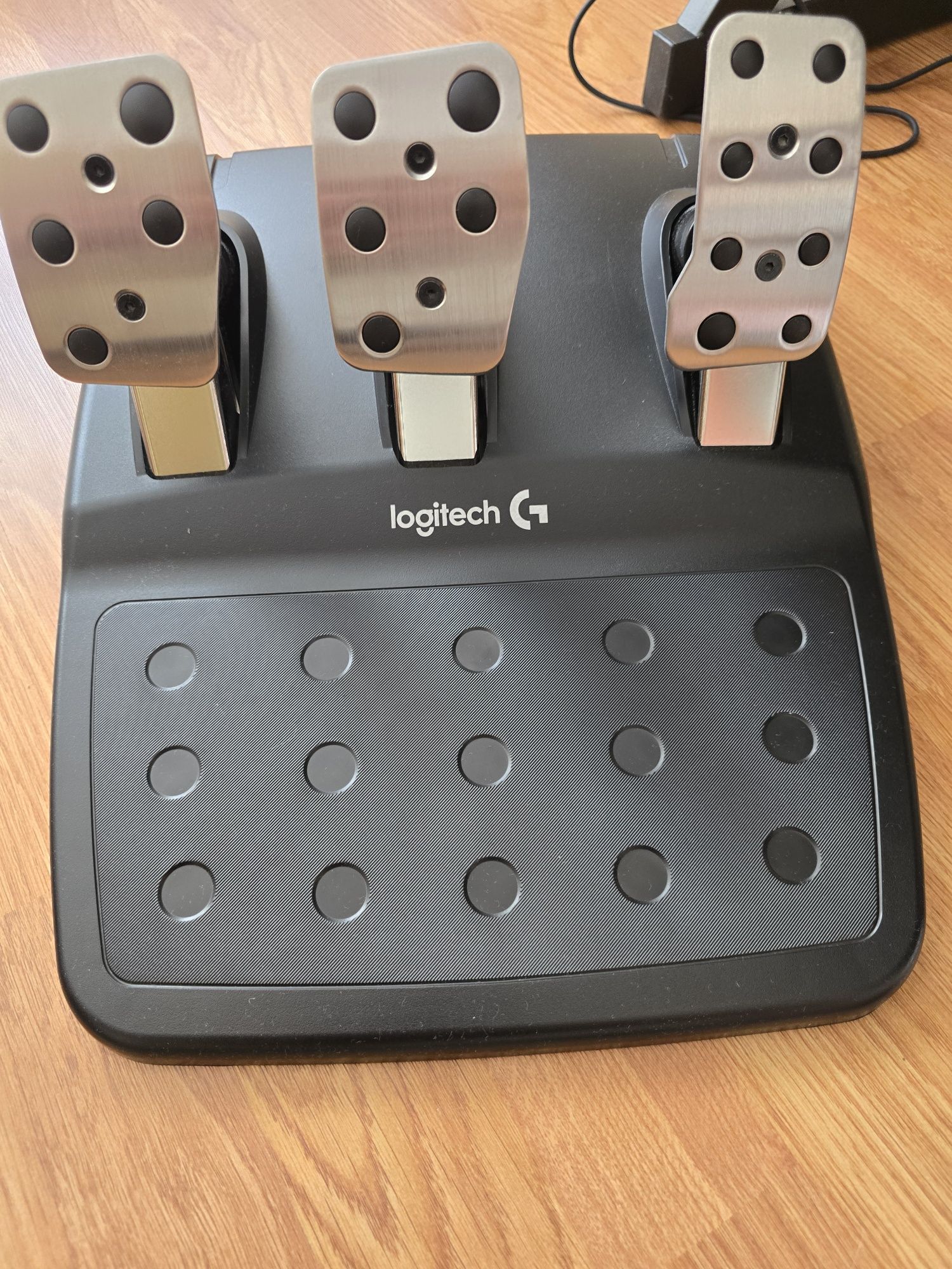 Logitech g929 като нов