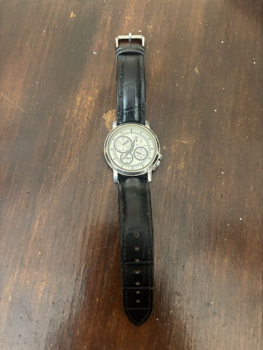 Продавам часовник casio