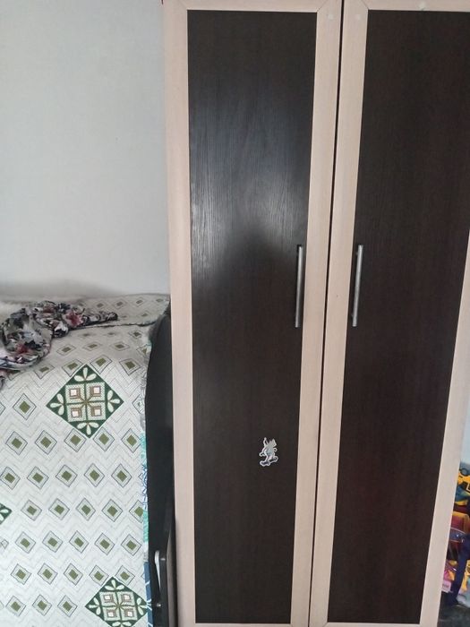 Срочно продам шкаф шифонер