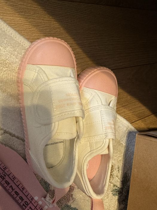 Новые детские кроссовки 26 размера