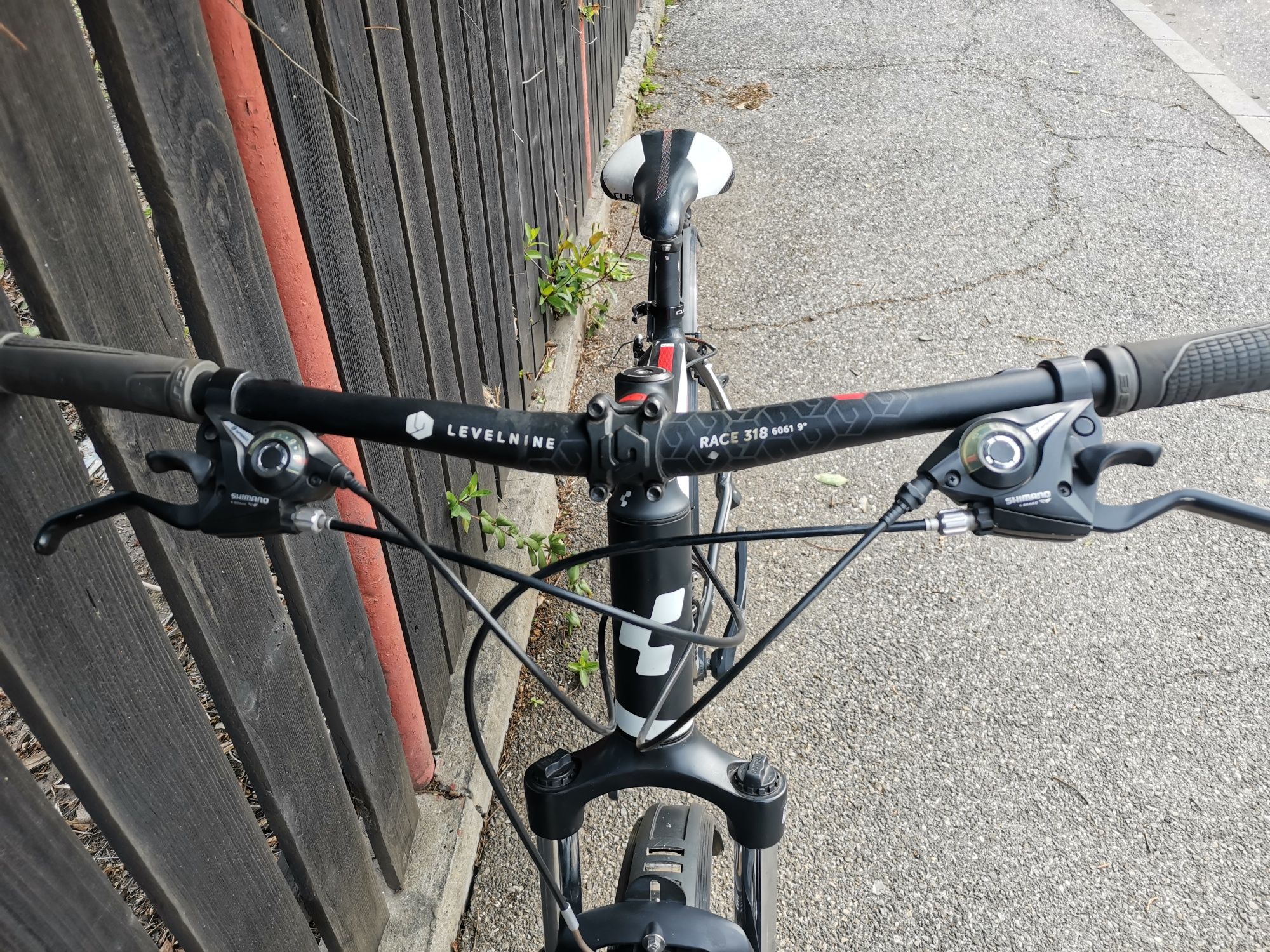 Bicicleta Cube roti 27.5