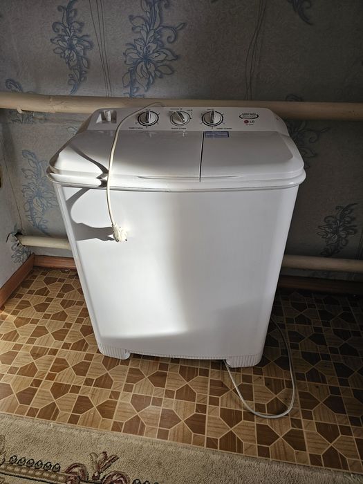 Продам стиральную машинку-полуавтомат.