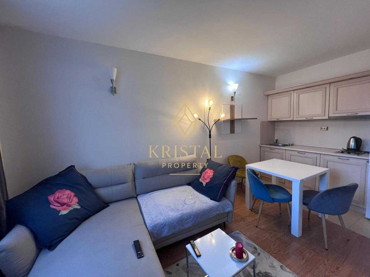 Продава се Двустаен апартамент в к.к. Слънчев бряг - 62 кв.м за 1081 €/кв.м - Снимка #1