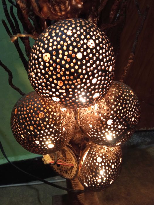 Красива лампа, много подходяща за декорация на магазин.