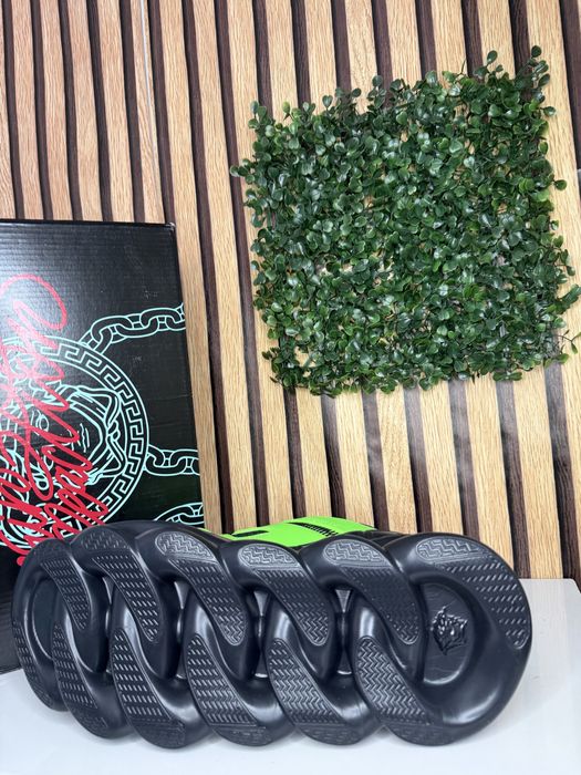 Versace Chain Reaction Black Green 42