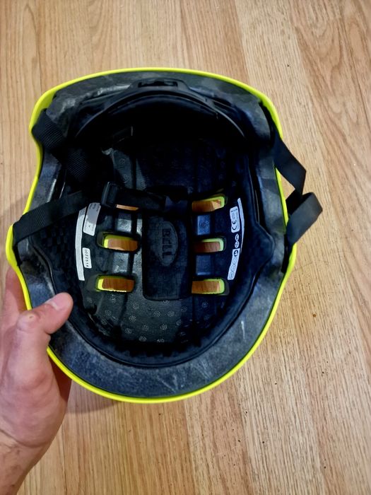 Каска bell перфектно състояния