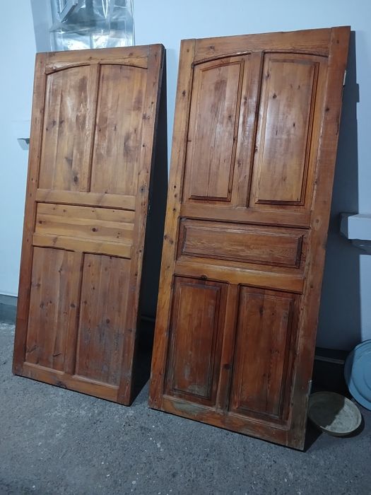 Двери деревянные 2шт.