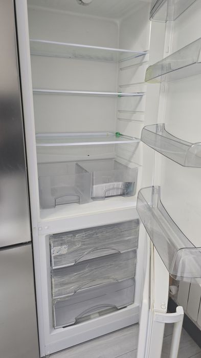 Холодильник  фирма  Атлант