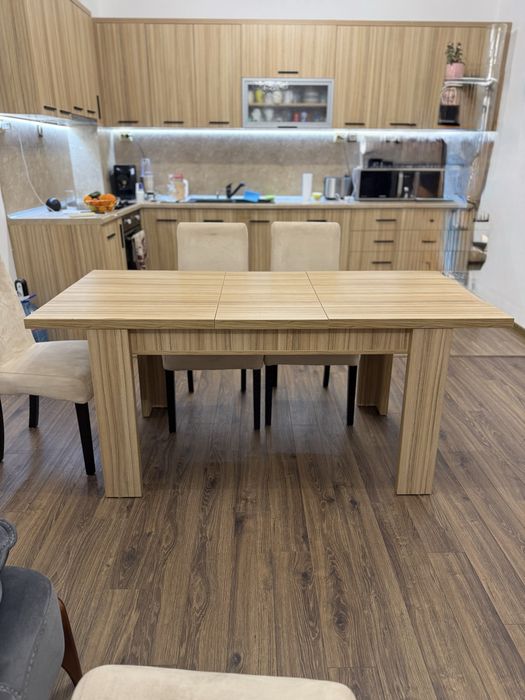 Трапезна маса разтегателна