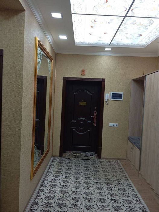 Здаецая 4 комнатная квартира массив куйлюк 1