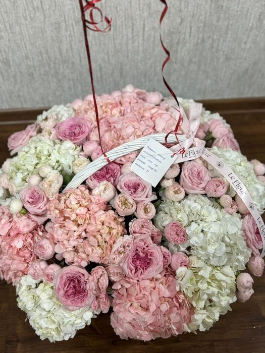 Большая композиция цветов