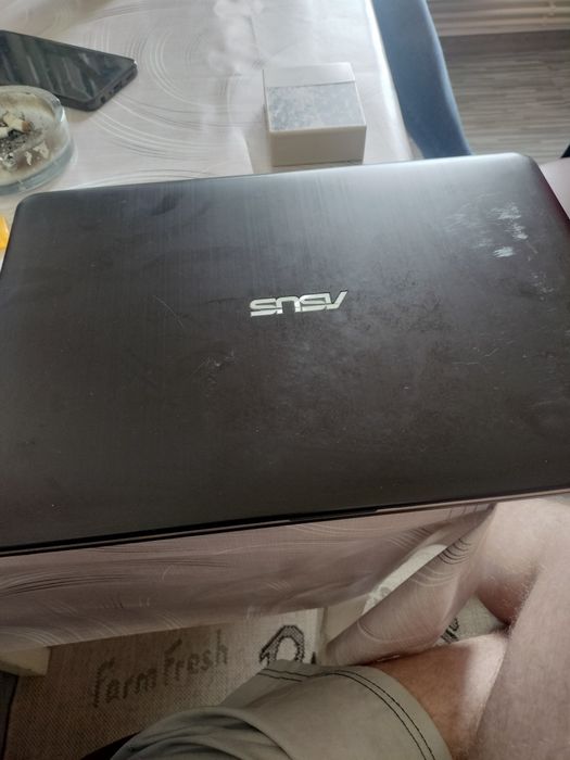 Vind Laptop Asus I3 perfect funcțional