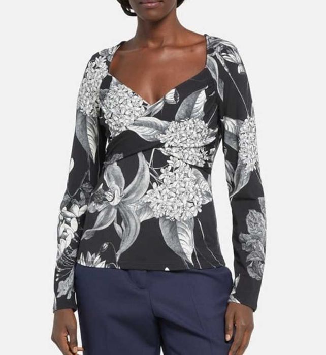 Нова блуза Guess размер M с етикет