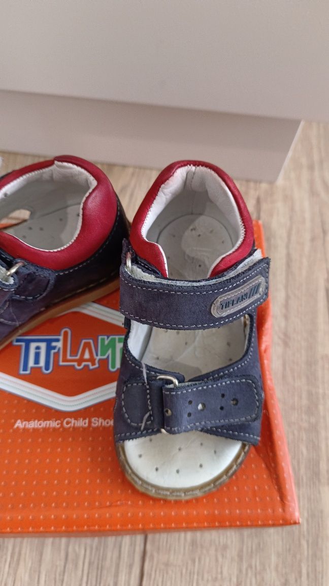 Детские сандалии Tiflani 19 размера