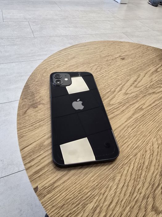 Vând iPhone 12 Black