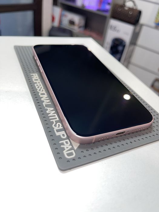 Iphone 15 plus 128gb неразличим от нов