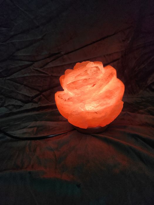 Lampa floare sare roz de Himalaya