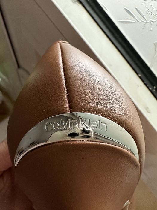 Pantofi maro cu toc Calvin Klein Mărimea 41