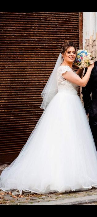 Rochie mireasa purtata o singura dată