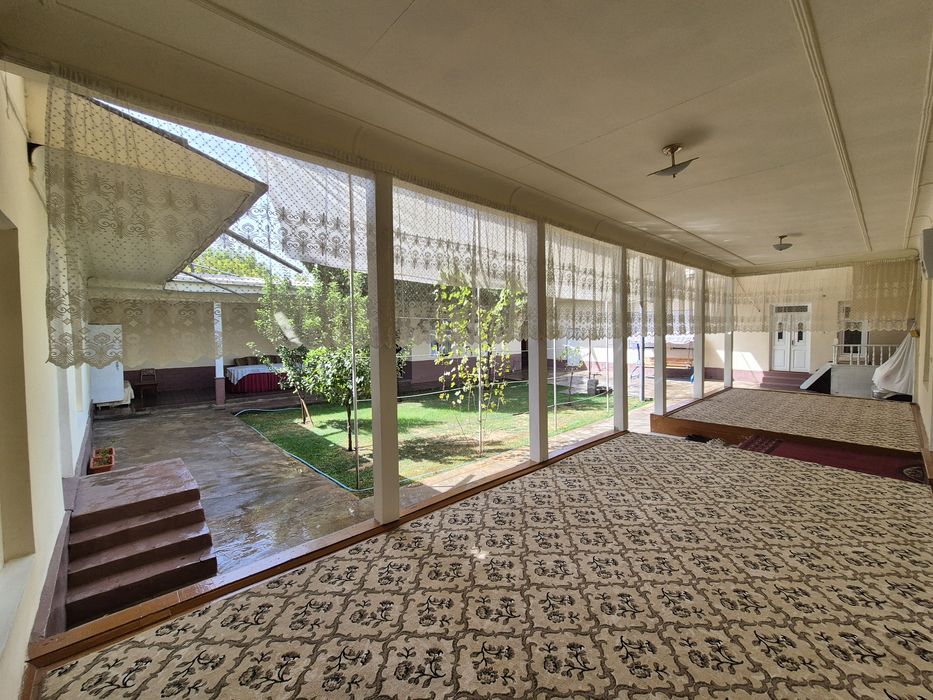 Fayzli xonadon sotiladi