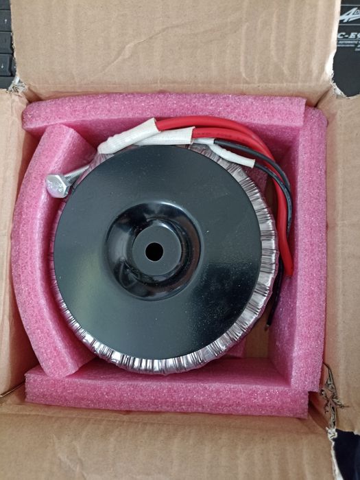 Transformator toroidal nou 24V/600 W/ 25 Amperi. 4.7 Kg.